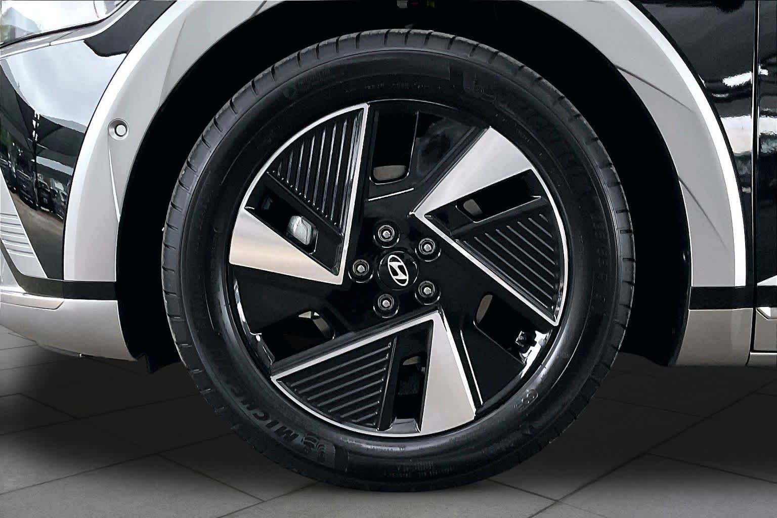 Certified 2026 Hyundai Ioniq 5 Limited RWD image 10