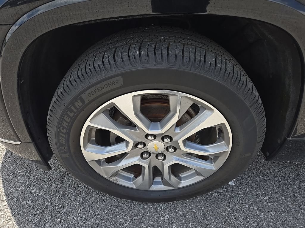 Used 2019 Chevrolet Traverse Premier w/ Driver Confidence II Package FWD image 12