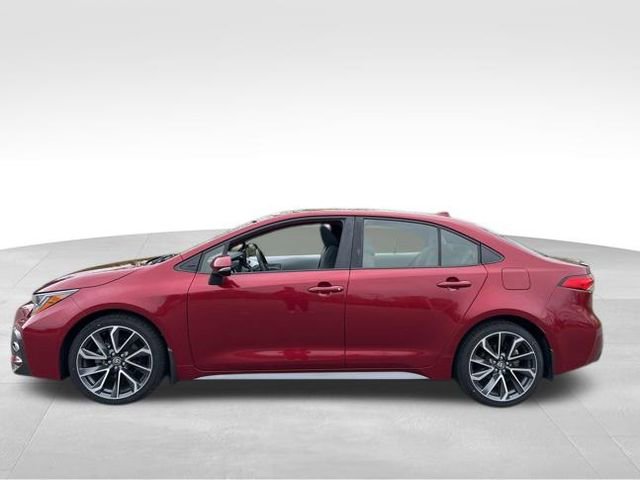 Used 2022 Toyota Corolla SE w/ SE Premium Package FWD image 3