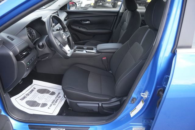 Used 2025 Nissan Sentra SV image 9