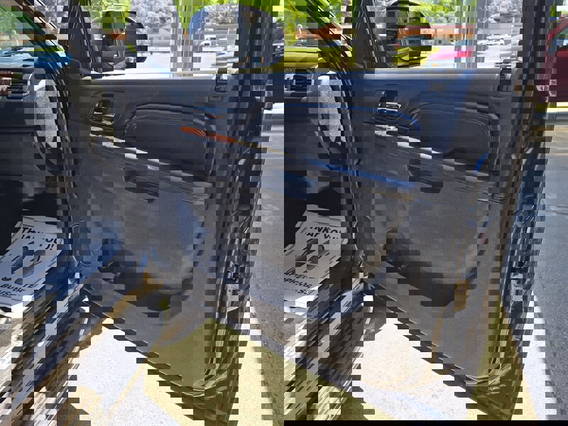 Used 2011 GMC Yukon Denali image 14