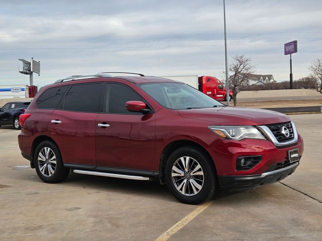 Used 2020 Nissan Pathfinder SV image 3