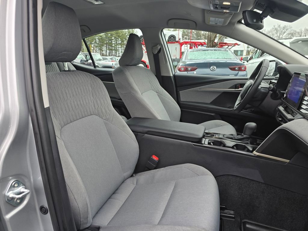 Used 2026 Toyota Camry LE w/ Convenience Package image 12