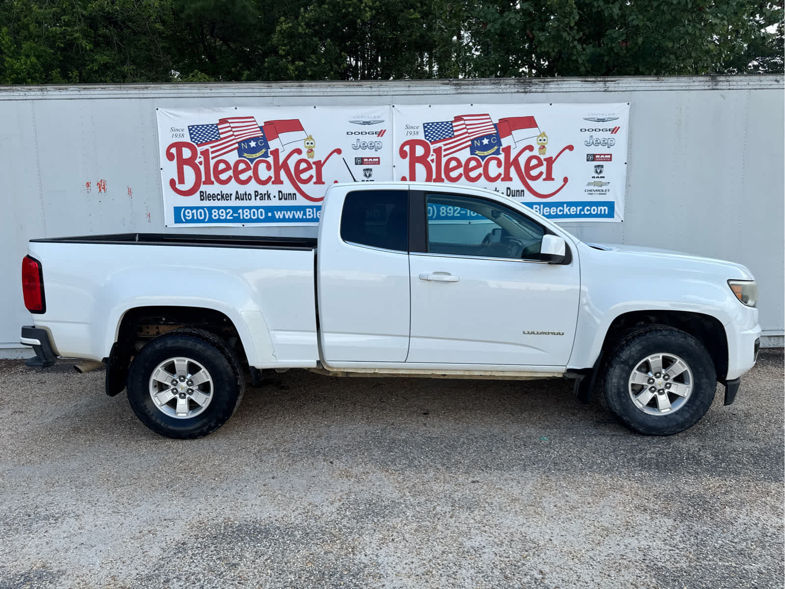 Used 2017 Chevrolet Colorado W/T w/ WT Convenience Package RWD image 2