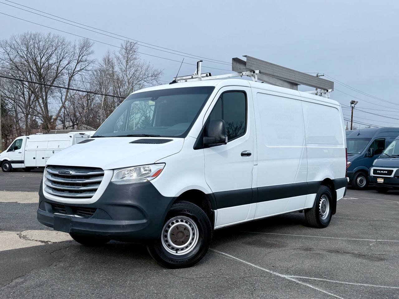 Used 2019 Freightliner Sprinter 2500 RWD image 38