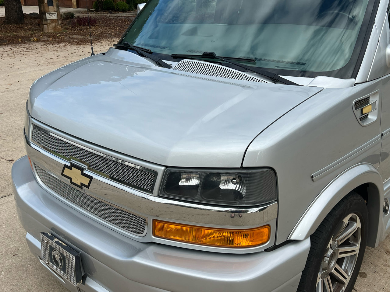 Used 2018 Chevrolet Express 2500 w/ Enhanced Convenience Package image 12