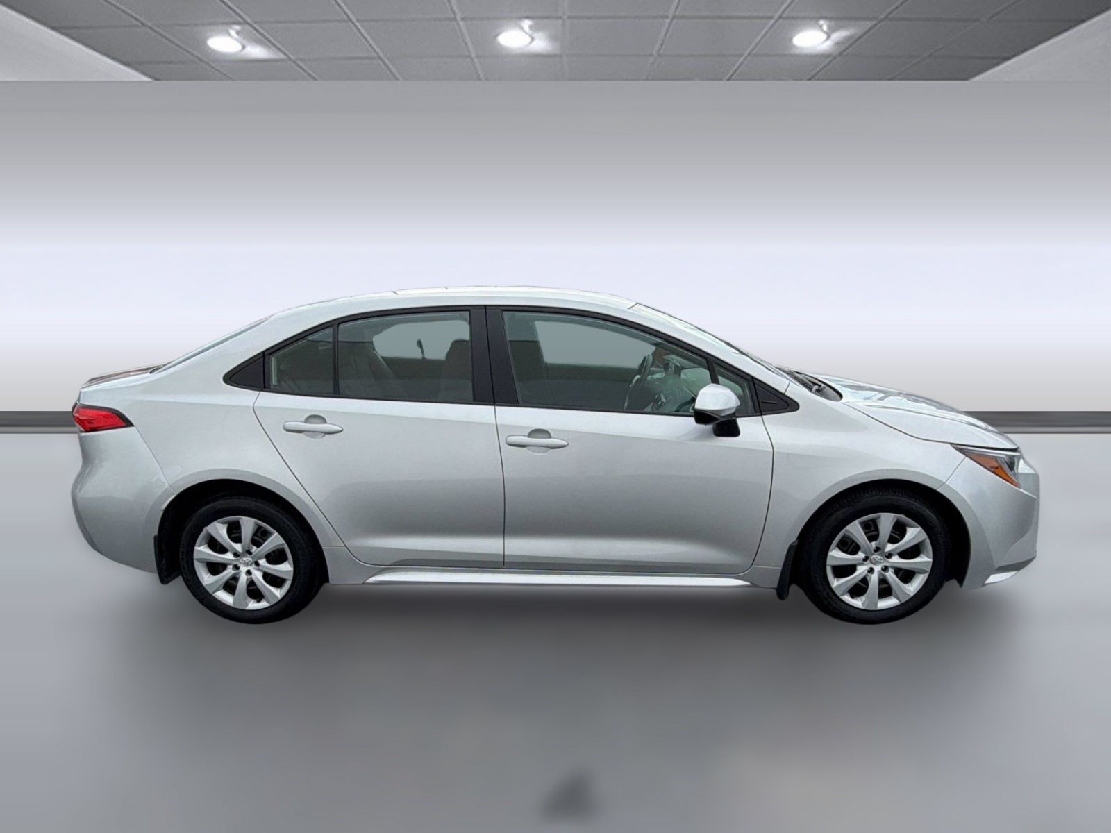 Used 2025 Toyota Corolla LE FWD image 8
