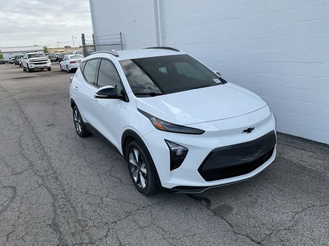 Used 2022 Chevrolet Bolt EUV LT w/ Convenience Package image 1