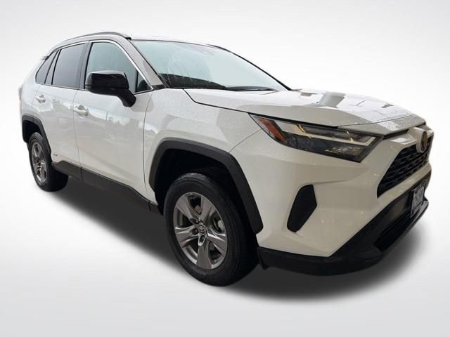 Used 2024 Toyota RAV4 LE AWD/4WD image 3