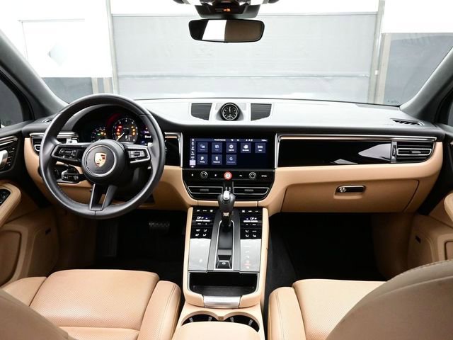 Certified 2023 Porsche Macan image 20