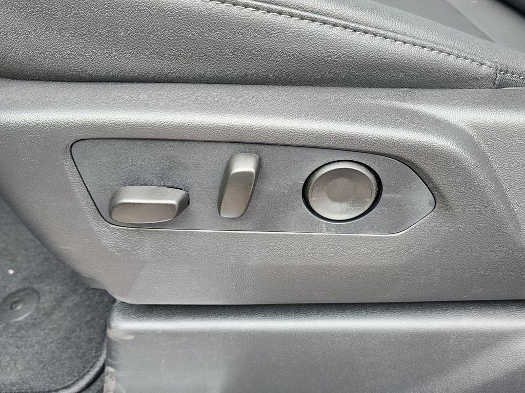 New 2026 GMC Sierra 1500 SLT w/ SLT Premium Plus Package image 18