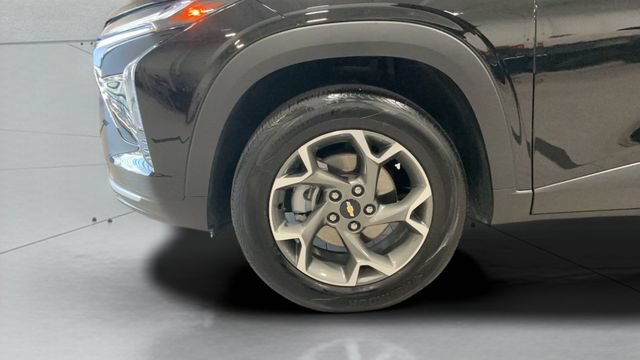 Used 2025 Chevrolet Trax LT w/ LT Convenience Package FWD image 26