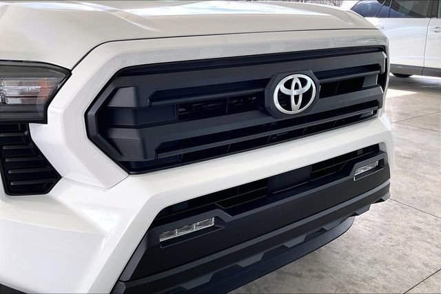Used 2025 Toyota Tacoma SR5 image 27
