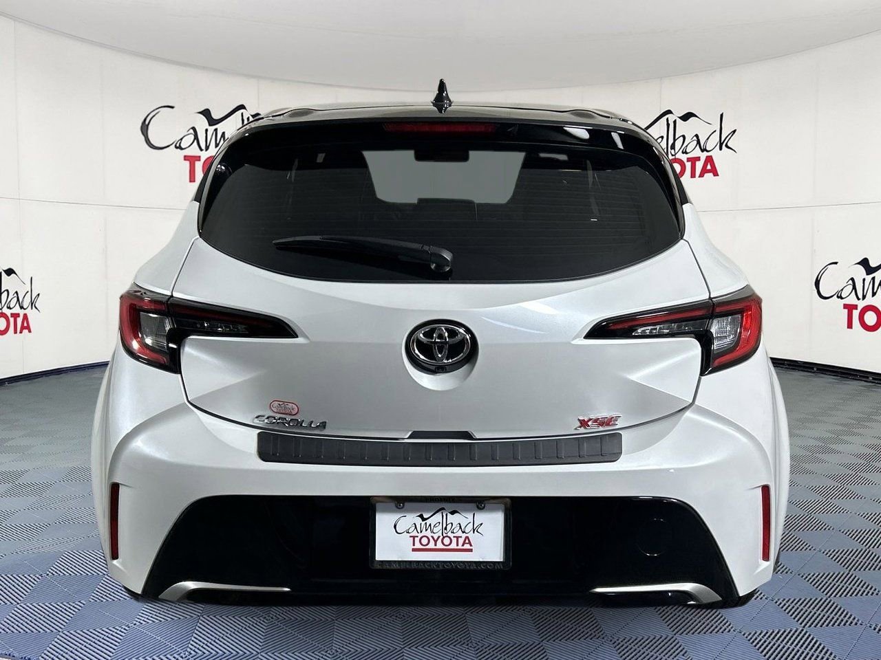 Used 2025 Toyota Corolla XSE FWD image 6