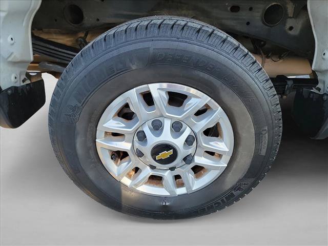 Used 2021 Chevrolet Silverado 2500 LT w/ Fleet Comfort Package AWD/4WD image 11