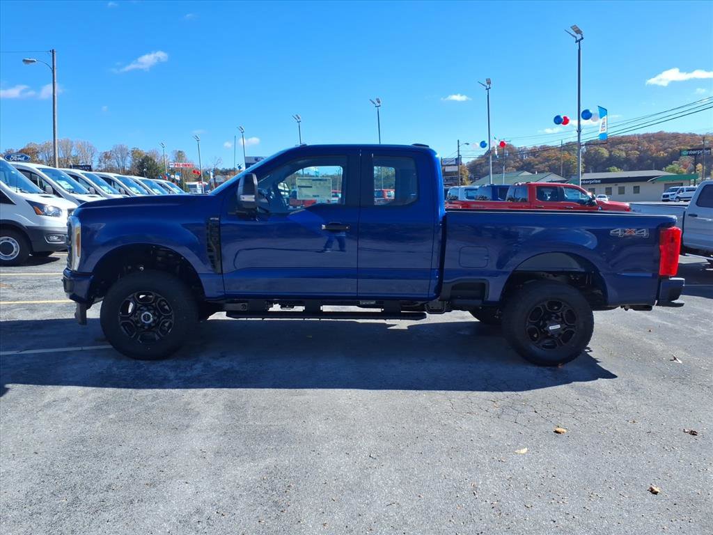 New 2026 Ford F350 4x4 SuperCab Super Duty image 2