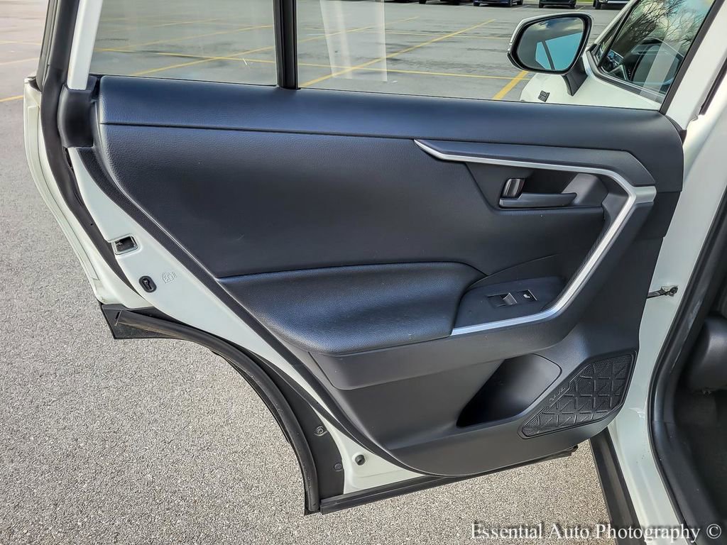 Used 2021 Toyota RAV4 SE w/ Weather & Moonroof Package image 26