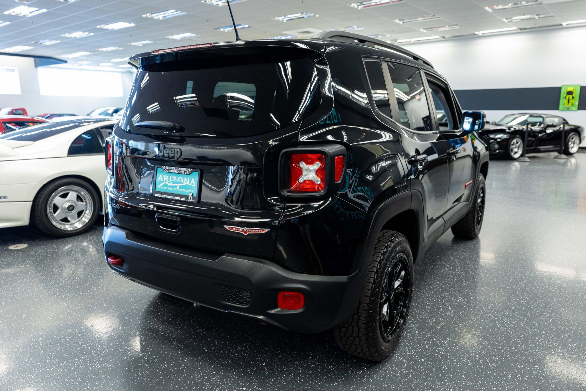 Used 2019 Jeep Renegade Trailhawk w/ Cold Weather Group II AWD/4WD image 6