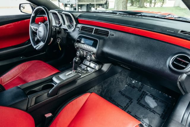 Used 2010 Chevrolet Camaro SS w/ LPO, Ground Effects Package RWD image 19