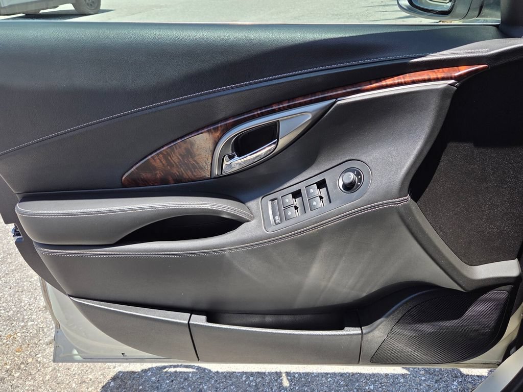 Used 2013 Buick LaCrosse Leather FWD image 31
