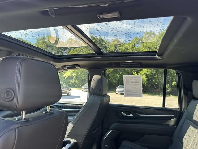 Used 2022 GMC Yukon XL Denali w/ Denali Premium Package AWD/4WD image 24