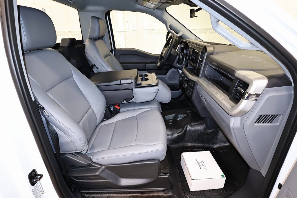 New 2026 Ford F550 4x4 Regular Cab Super Duty image 11