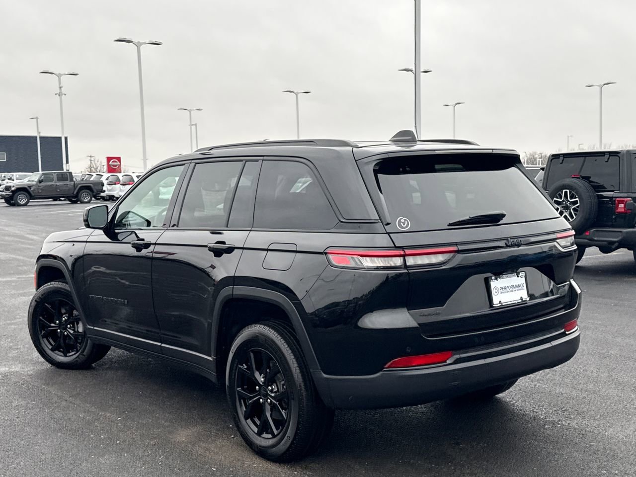 Used 2024 Jeep Grand Cherokee Altitude image 5