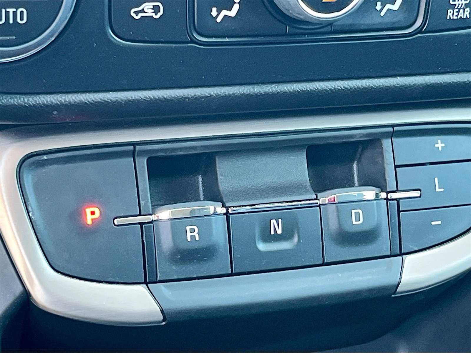 Used 2024 GMC Terrain Denali image 17