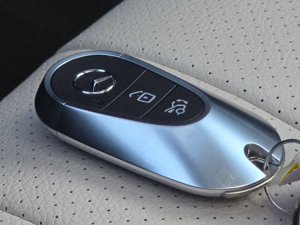 New 2027 Mercedes-Benz E 350 4MATIC Sedan image 35