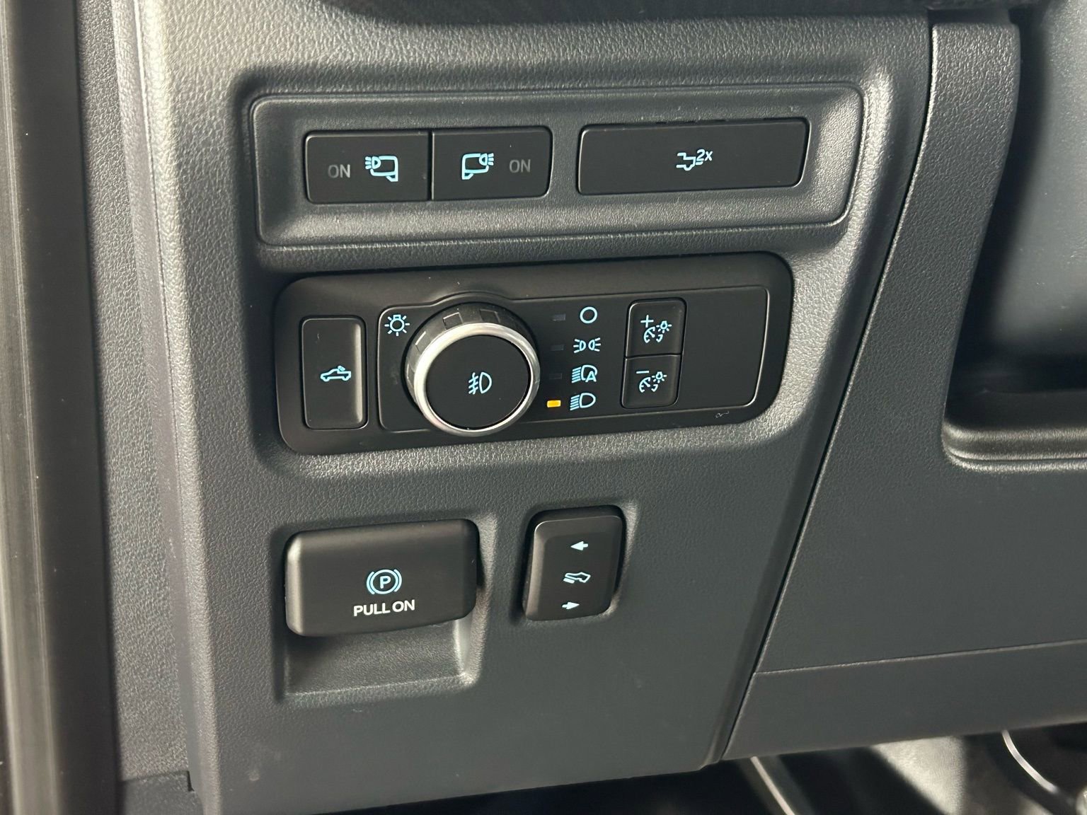 Used 2022 Ford F150 Lariat w/ Equipment Group 502A High image 30