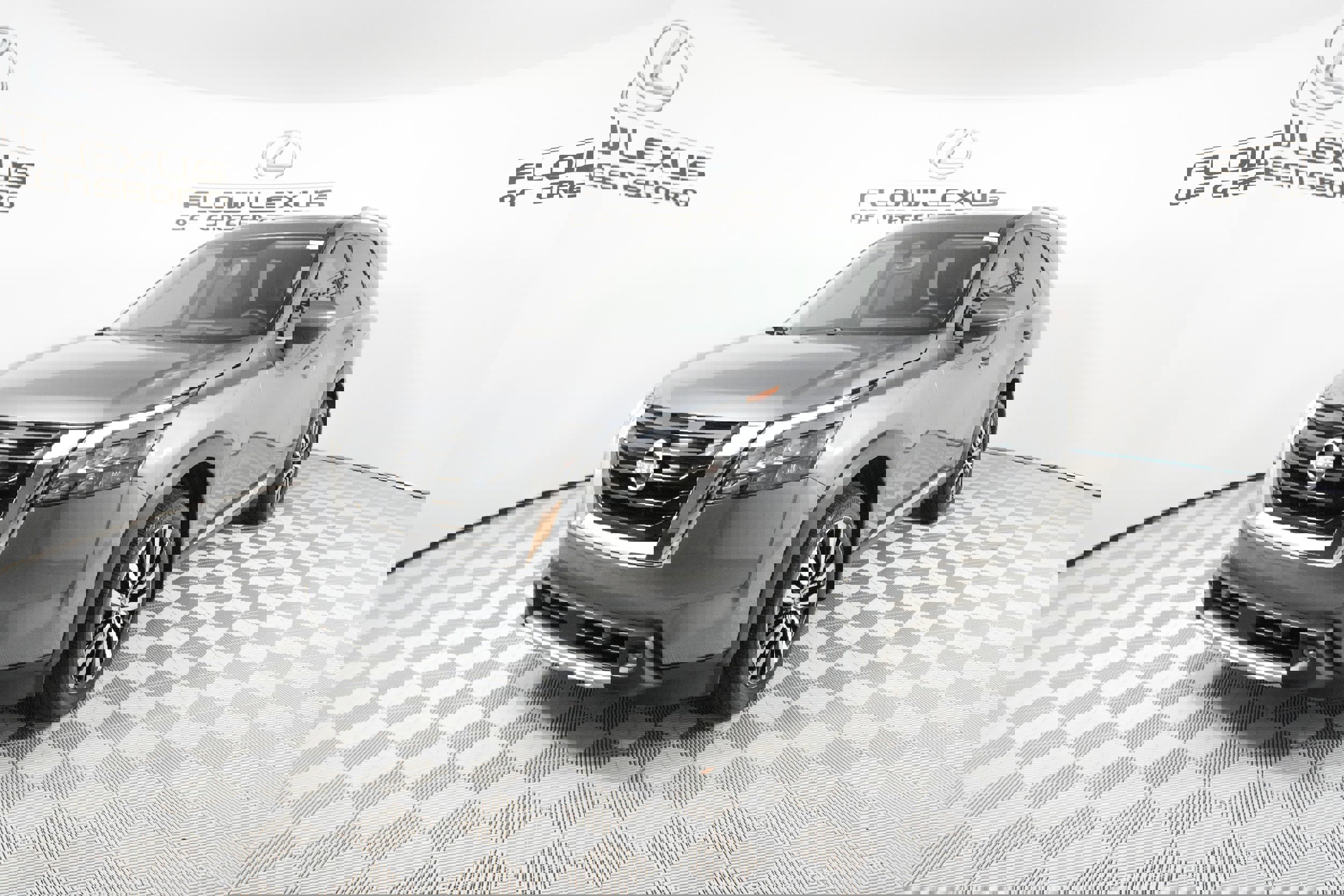 Used 2025 Nissan Pathfinder Platinum w/ Cargo Package image 1