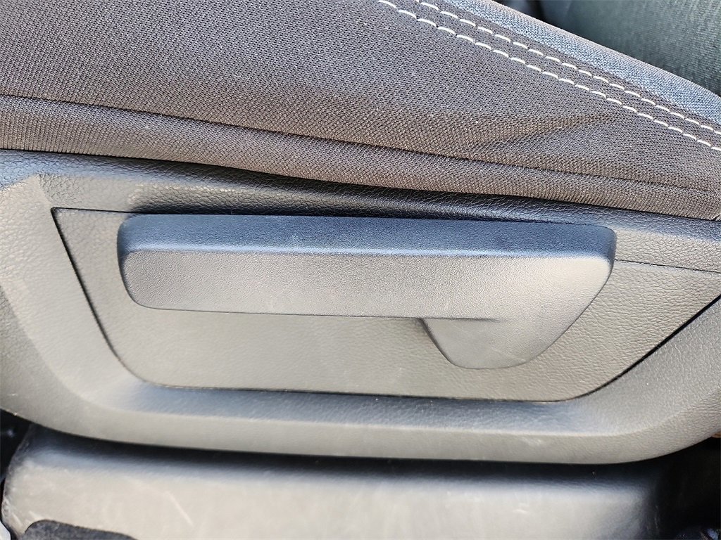 Used 2024 RAM 3500 Tradesman w/ Chrome Appearance Group image 16