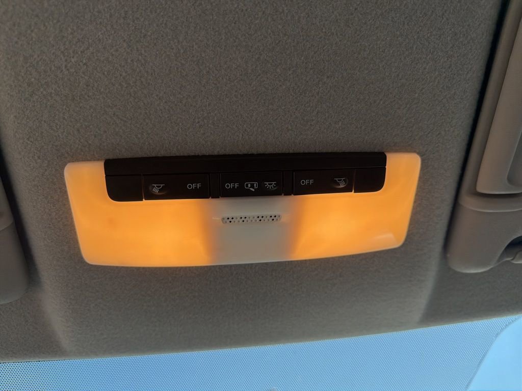 Used 2019 Nissan Kicks SR image 15