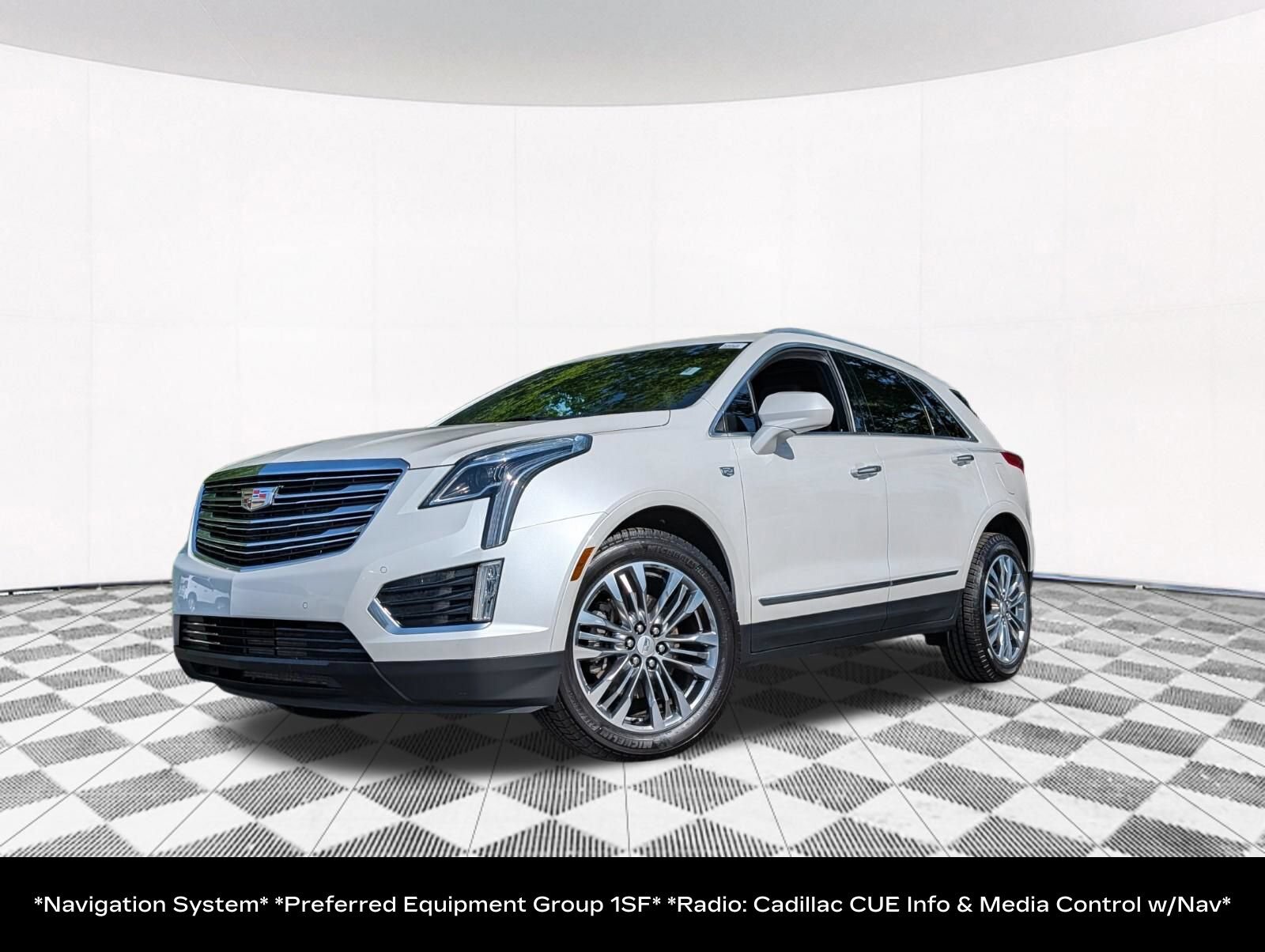 Used 2017 Cadillac XT5 Premium Luxury AWD/4WD image 2