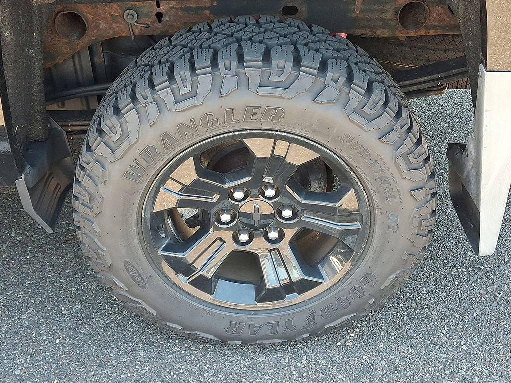 Used 2018 Chevrolet Silverado 1500 LTZ Z71 w/ LTZ Plus Package AWD/4WD image 8