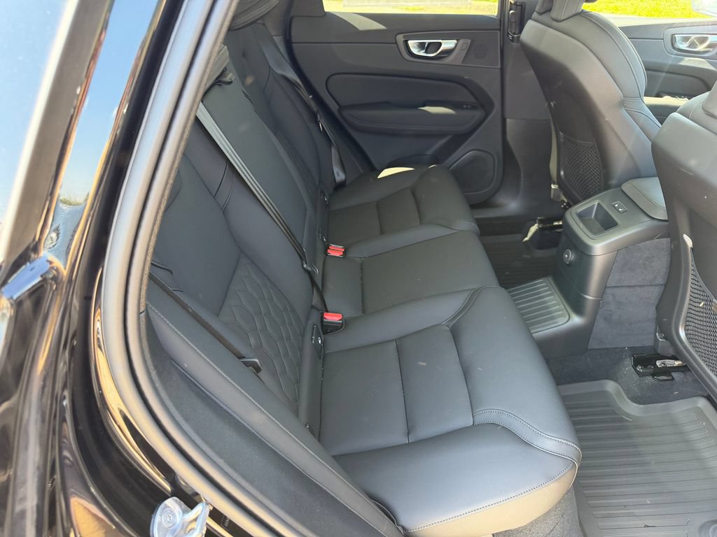 New 2026 Volvo XC60 T8 Plus w/ Protection Package Premier AWD/4WD image 11
