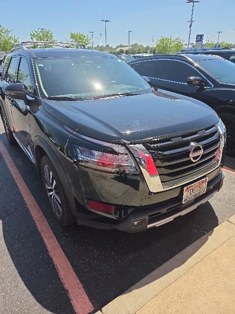 Used 2022 Nissan Pathfinder Platinum w/ Cargo Package AWD/4WD image 7