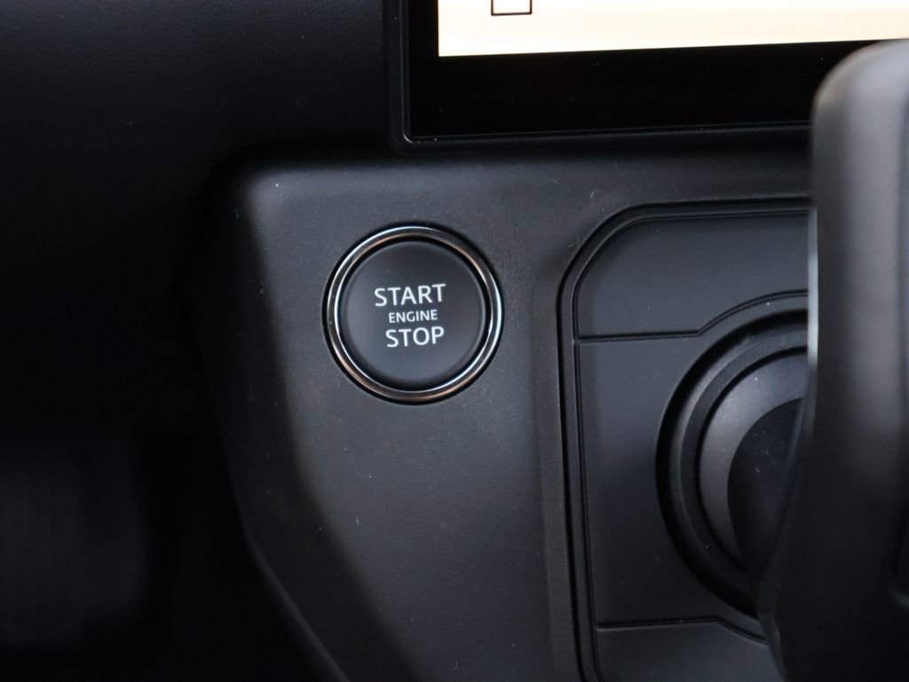 New 2026 Land Rover Defender 110 X-Dynamic SE image 26