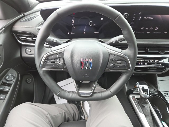 Used 2025 Buick Envista Avenir image 53