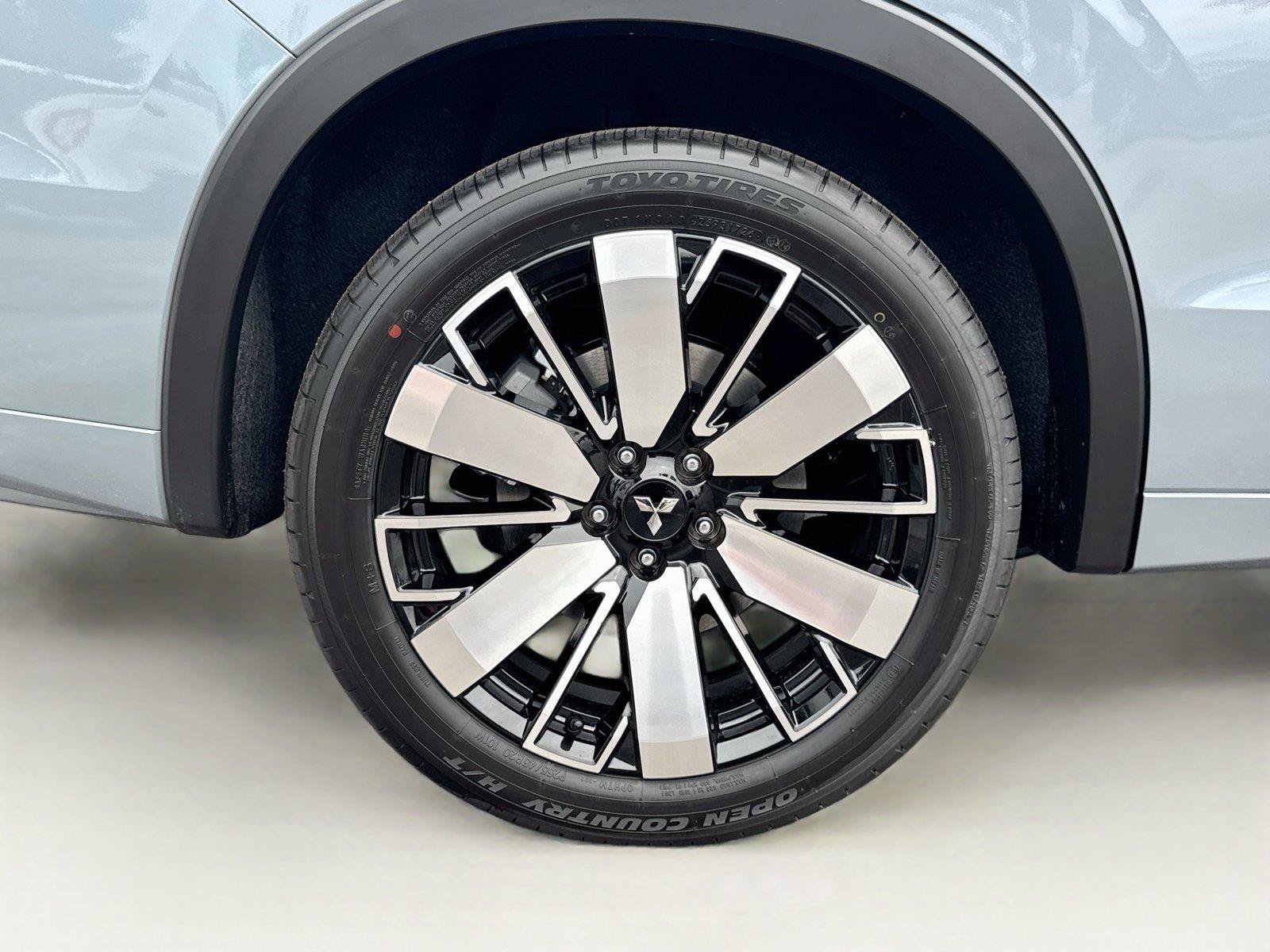 New 2026 Mitsubishi Outlander SEL FWD image 39