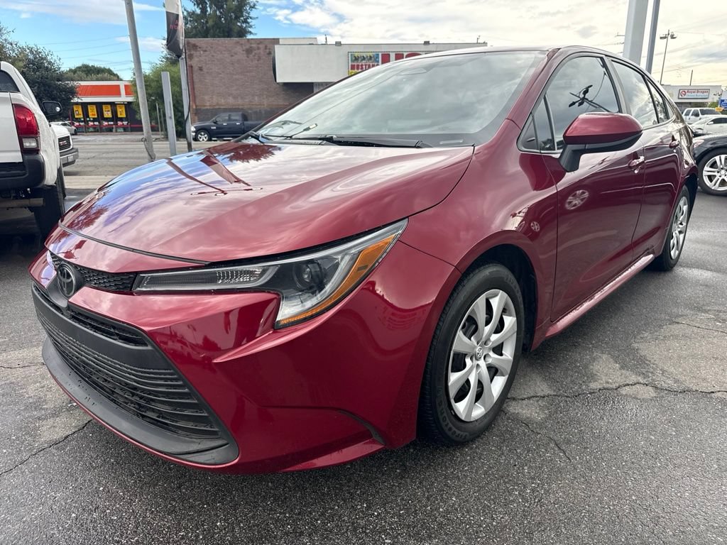 Used 2025 Toyota Corolla LE FWD image 2