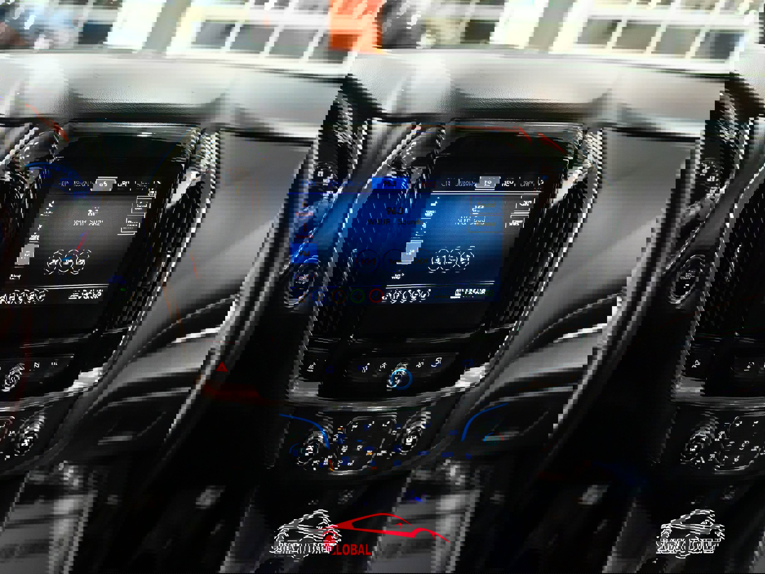 Used 2020 Chevrolet Traverse LT w/ Driver Confidence II Package image 30