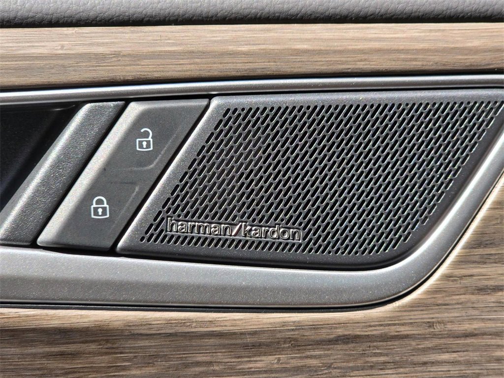 New 2025 Volkswagen Atlas SEL Premium R-Line image 23