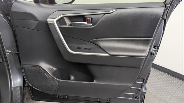 Used 2022 Toyota RAV4 XLE Premium AWD/4WD image 21