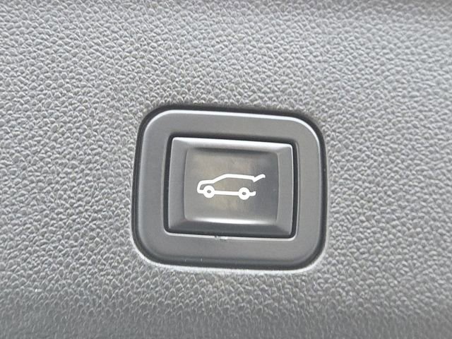 Used 2021 Chevrolet Tahoe Premier w/ Premium Package image 7