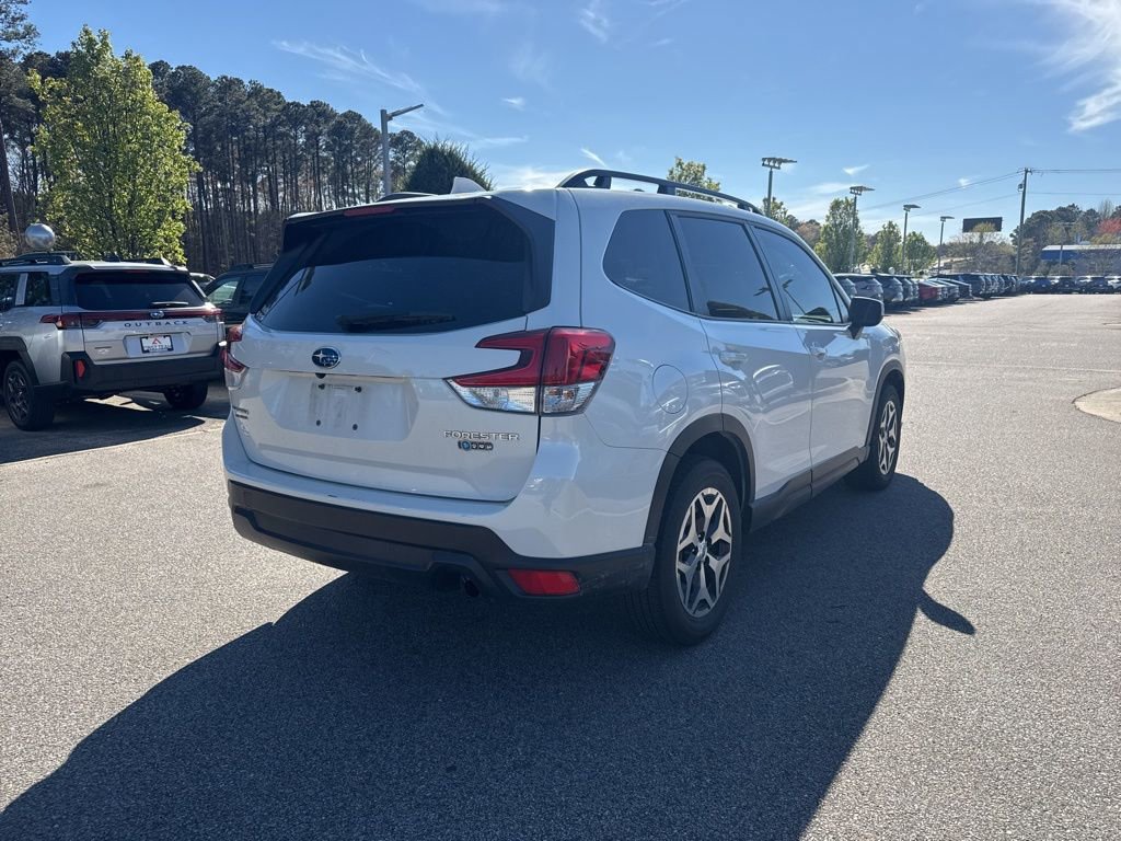 Used 2023 Subaru Forester Premium image 5