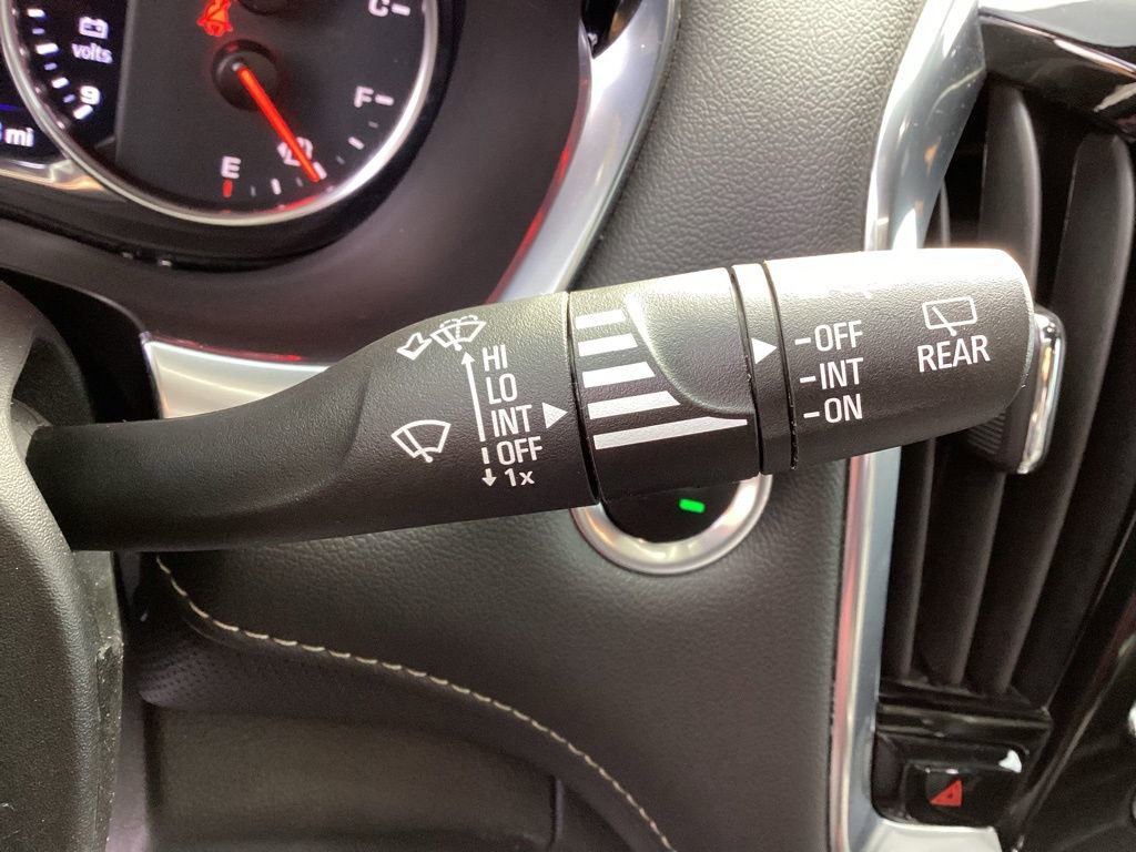 Used 2022 Chevrolet Traverse Premier image 32