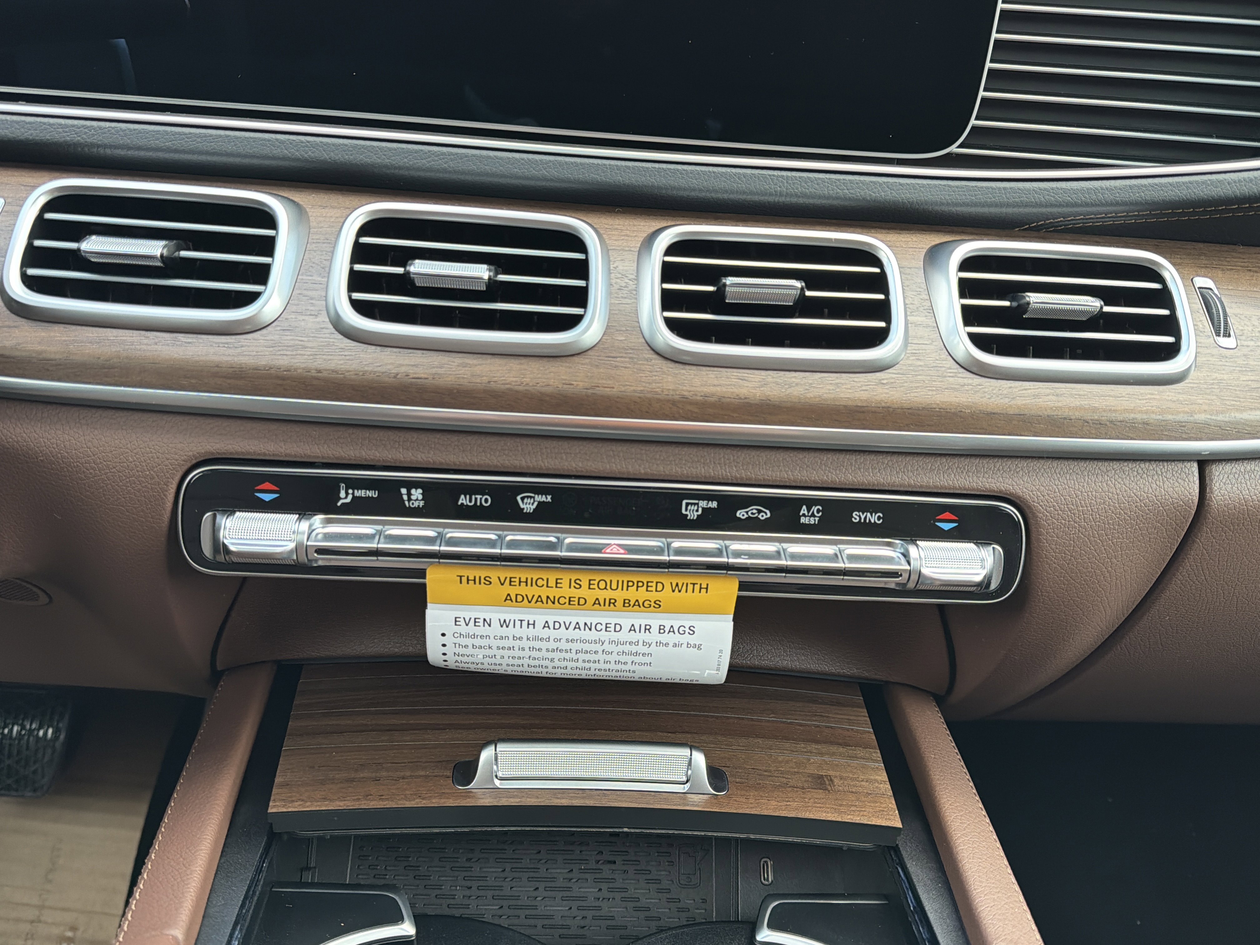 New 2026 Mercedes-Benz GLE 450 4MATIC Coupe image 25