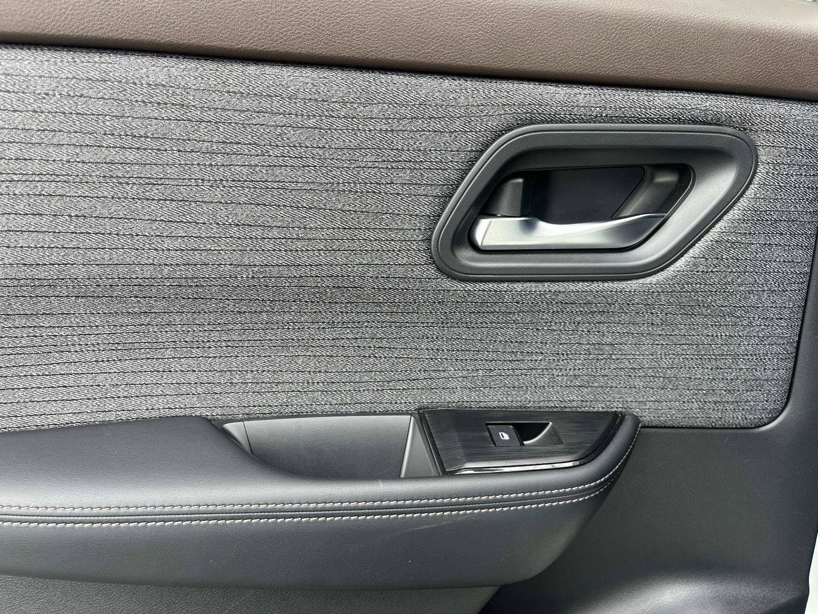 Certified 2023 Nissan Rogue SV image 12