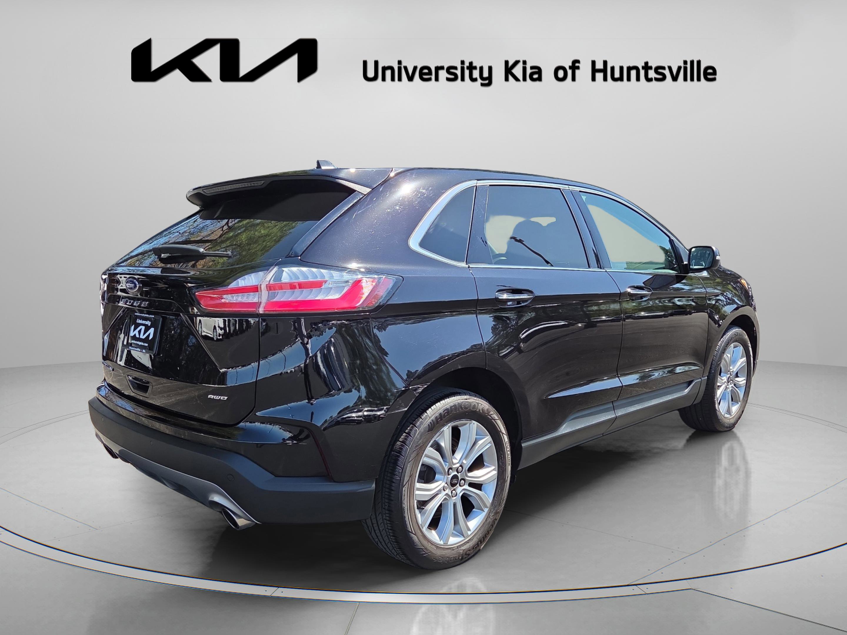 Used 2024 Ford Edge Titanium image 3